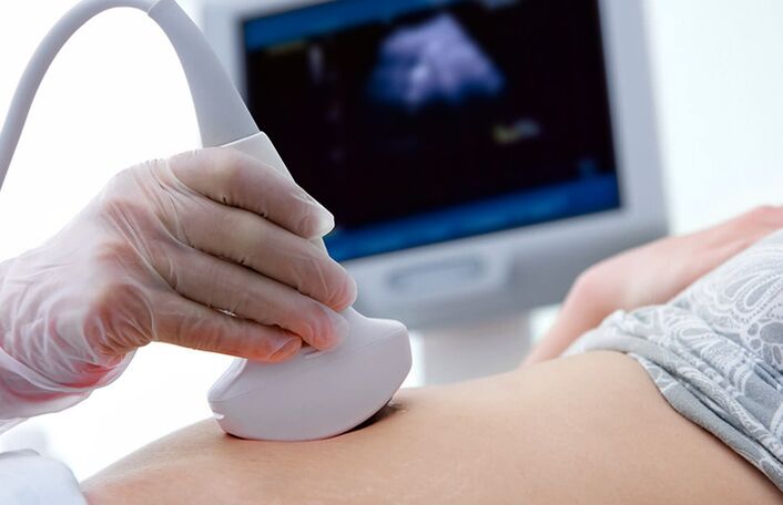 Echografisch onderzoek van de blaas kan cystitis bij een vrouw helpen diagnosticeren.